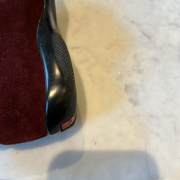 Authentic Prada Made in Italy cognac suede loafers. - Picture 6 of 7